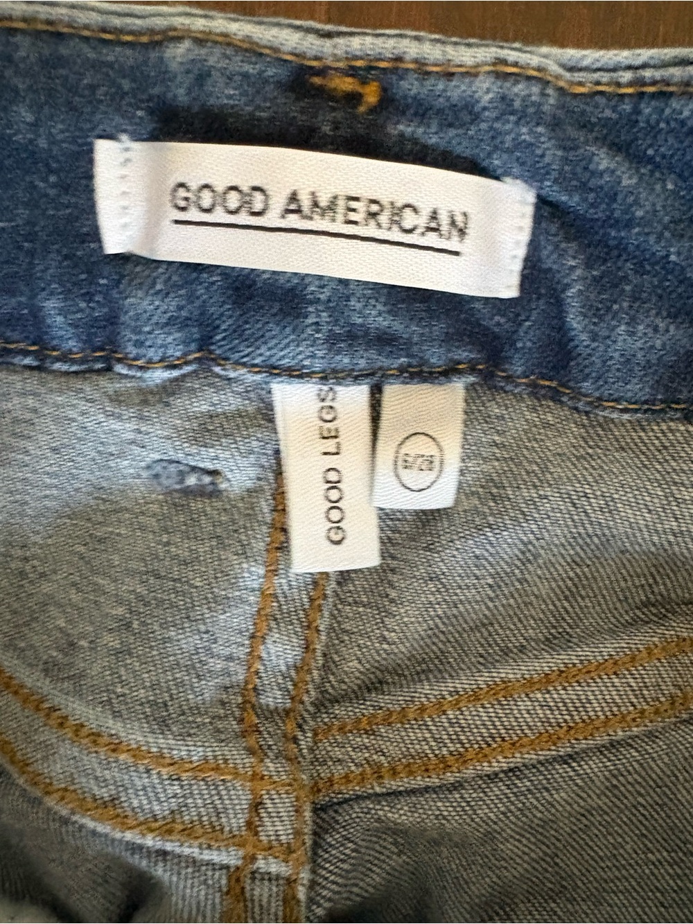 Good American Medium Blue Denim Jeans with Contrast Stitching